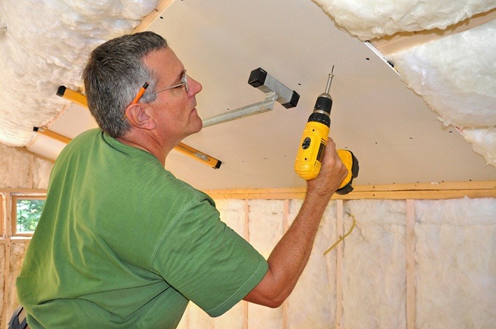 cordless drill for carpenter
