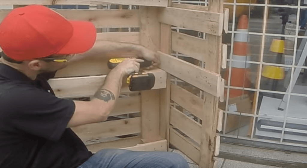 How To Make A Bar From Pallets