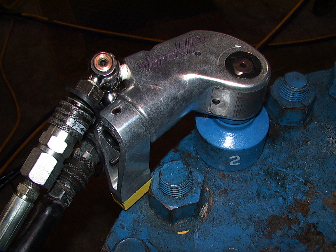 The Best Torque Wrench: A Complete Buyer’s Guide & Reviews